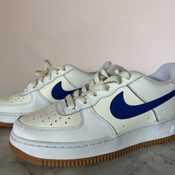 AIR FORCE 1 LOW RETRO STAPLE 6.5 Youth White Game Royal - worn once then stored - Picture 2 of 6